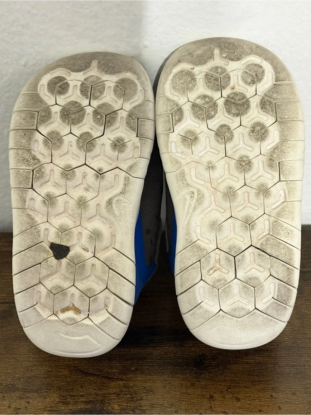 Nike Kids' Gray & Blue Athletic Sneakers | Nike Free Run | Size 7C